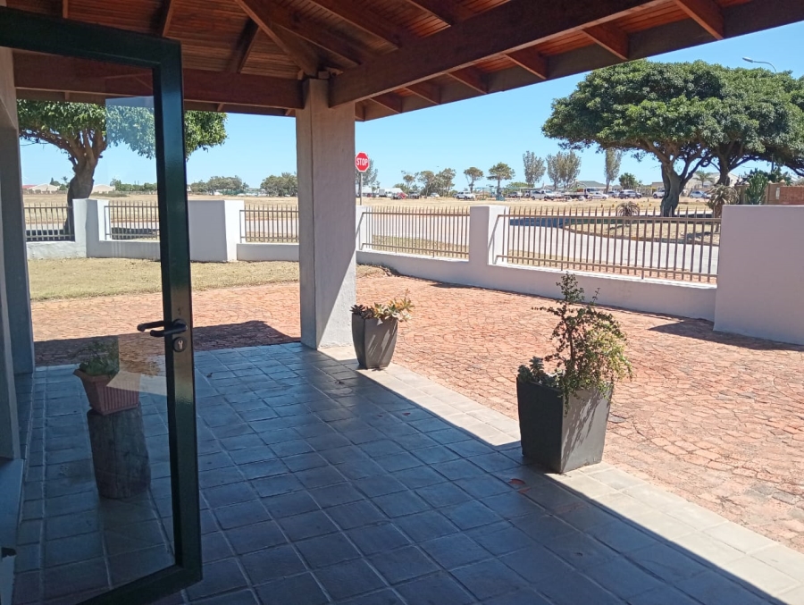 To Let 4 Bedroom Property for Rent in C Place Eastern Cape